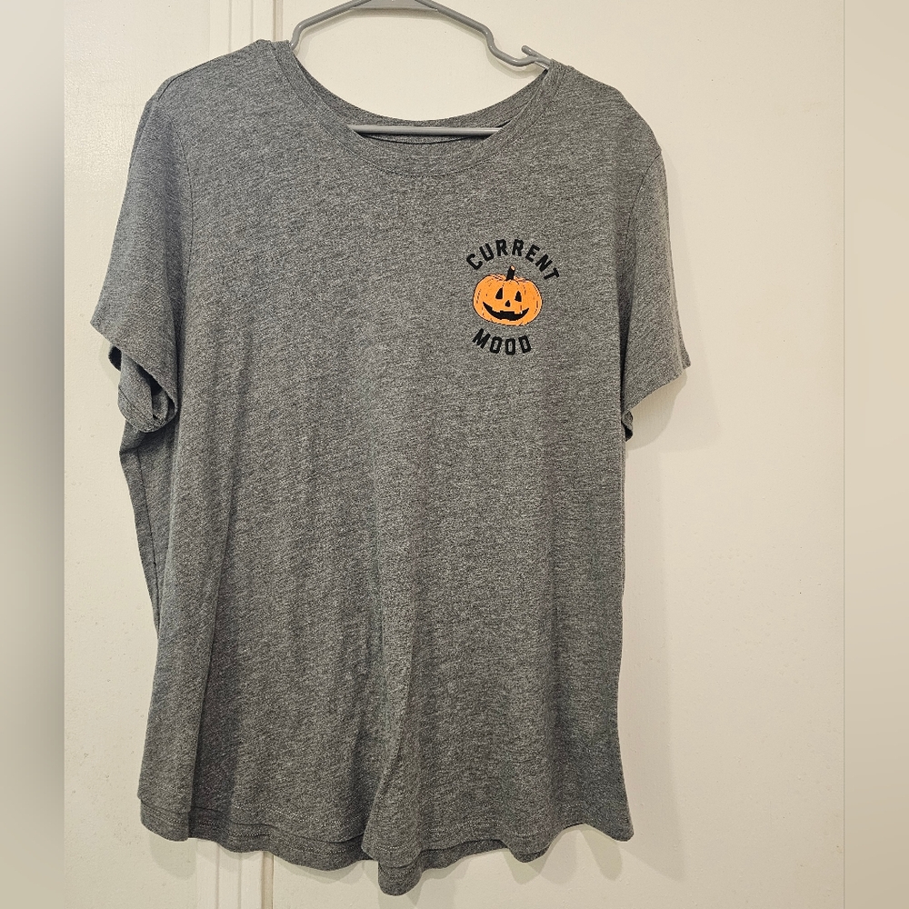 Old Navy “Current Mood” Pumpkin Graphic Tee | Gray Fall Shirt | Cozy Autumn Vibe